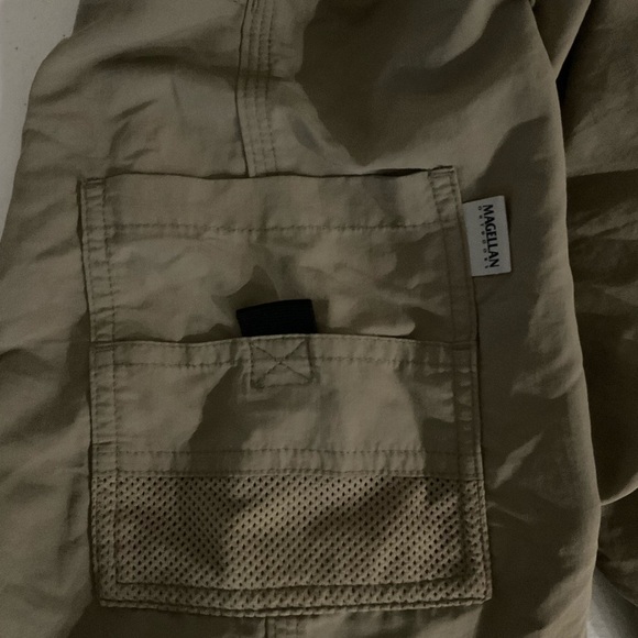 Magellan Outdoors Shorts Fish Gear Water Repellant Tan Kid’s Size Large (14-16) - Picture 8 of 11